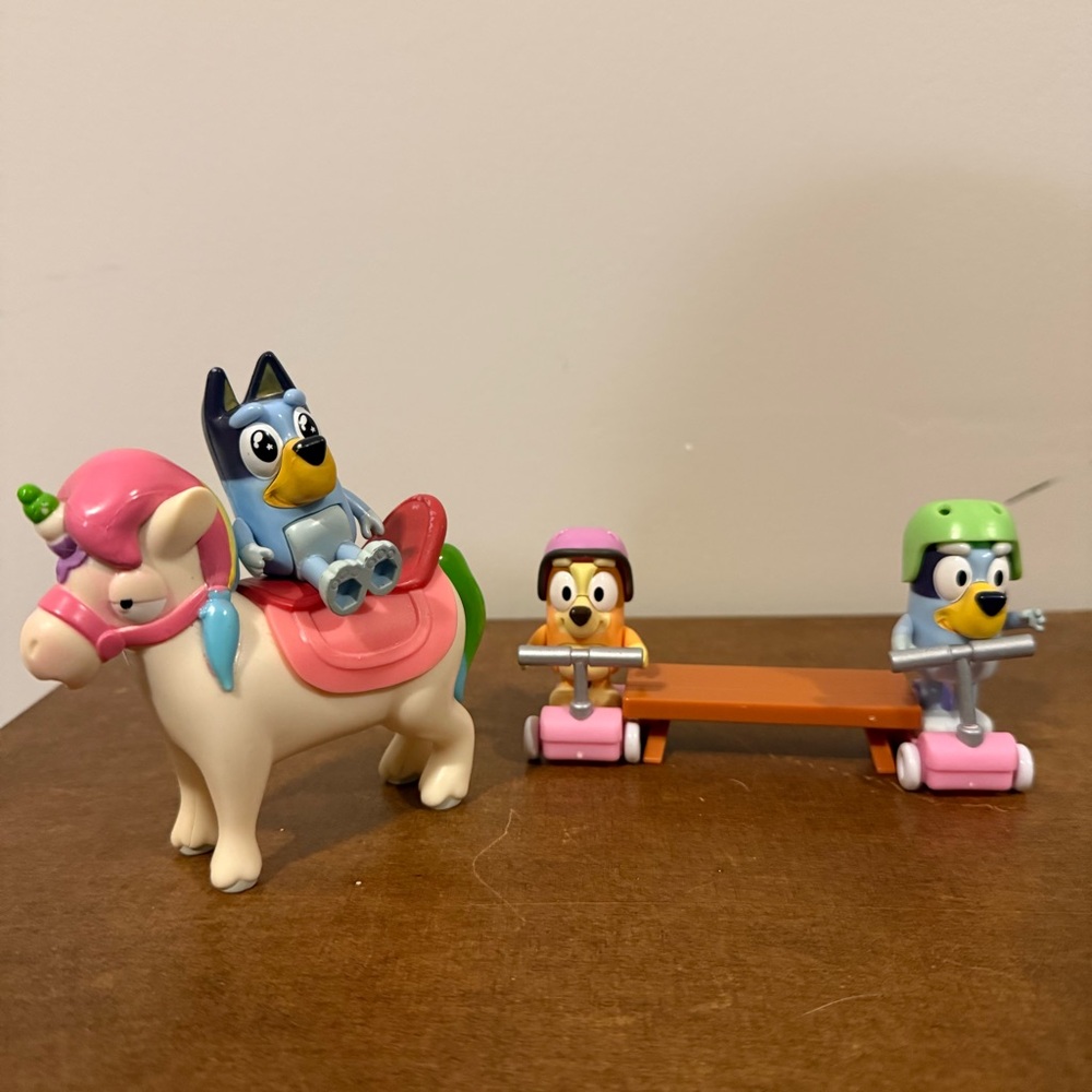 5/$50+FS Bluey Unipony and Scooter Set